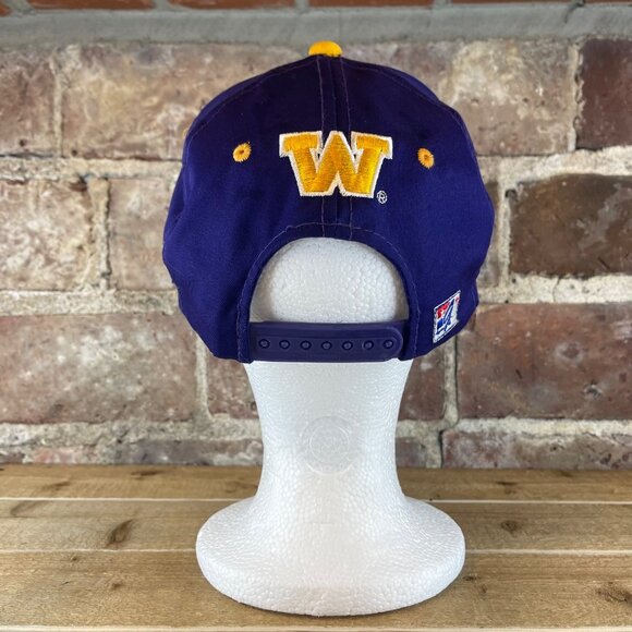 Vintage Washington University Huskies Snap Back Purple Hat - Picture 4 of 9